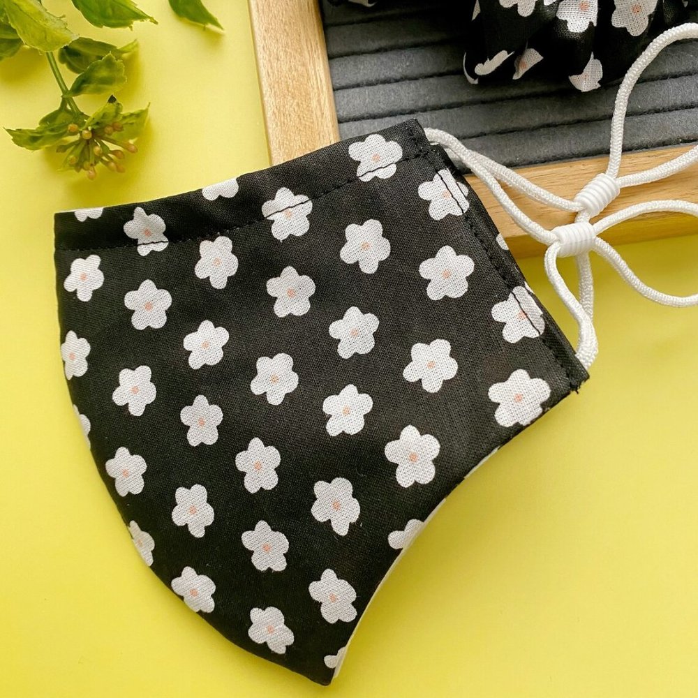 Cloth Face Mask - Daisies